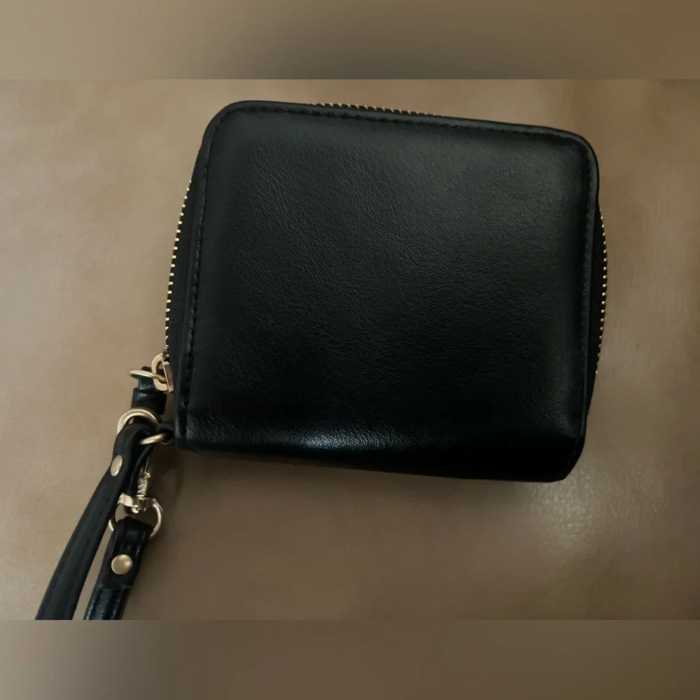 Black wallet/ wristlet